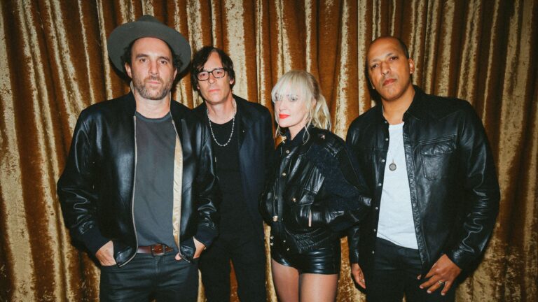 all-the-feelings-tour-with-metric-broken-social-scene-and-stars